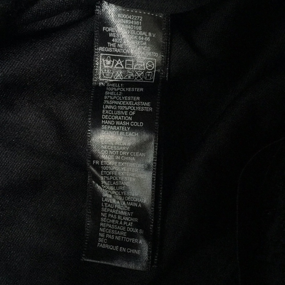 black evening dress - Picture 6 of 7